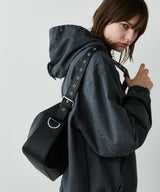 AFF AIVER フェイクレザーダーツワンショルダー