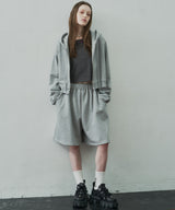 着用パンツ:スウェットワイドバギーショートパンツ(問い合わせ番号/ACZUC0324001)※セットアップ着用