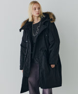 model:H174 B83 W60 H88 着用サイズ:MEDIUM (ブラック)