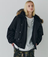 model:H174 B83 W60 H88 着用サイズ:MEDIUM (ブラック)