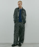 着用パンツ:硫化ペイントバギーデニムカーゴパンツ(問い合わせ番号/ACBLC256002)※セットアップ着用