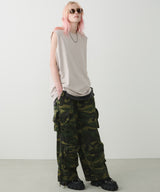 model:H174 B80 W61 H87 着用サイズ:MEDIUM (カーキ)