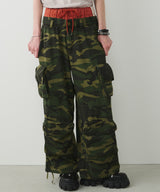 model:H174 B80 W61 H87 着用サイズ:MEDIUM (カーキ)