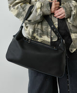 AFF AIVER フェイクレザーダーツワンショルダー