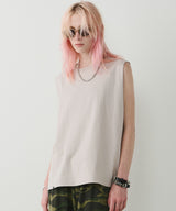 model:H174 B80 W61 H87 着用サイズ:MEDIUM