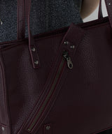 AFF AIVER スラッシュジップトートバッグ
