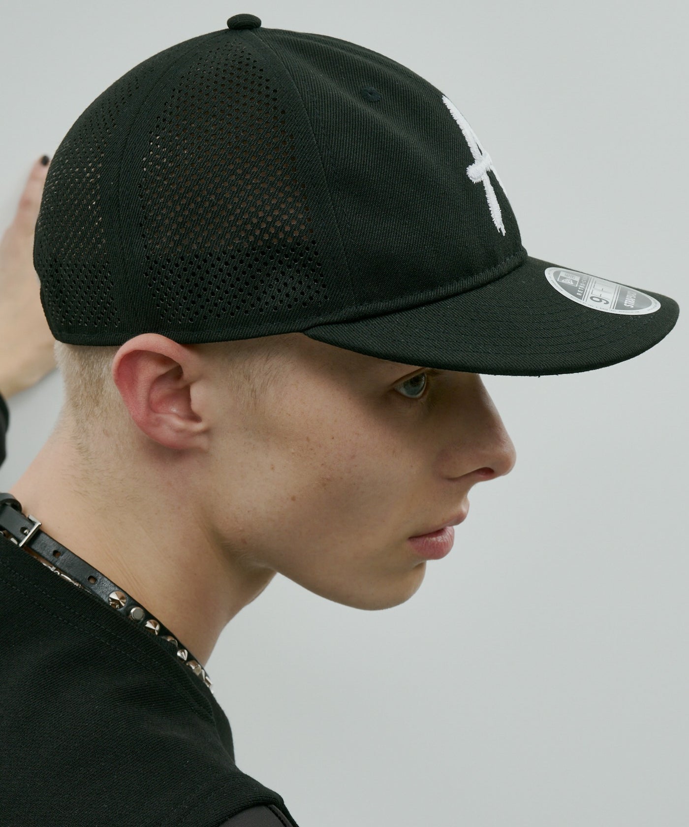 キャップ CERRIC : 25SS / EMBOSS LOGO EARFLAP CAP (2COLORS) CERRIC(セリック) キャップ(レディース) - 海外通販のBUYMA