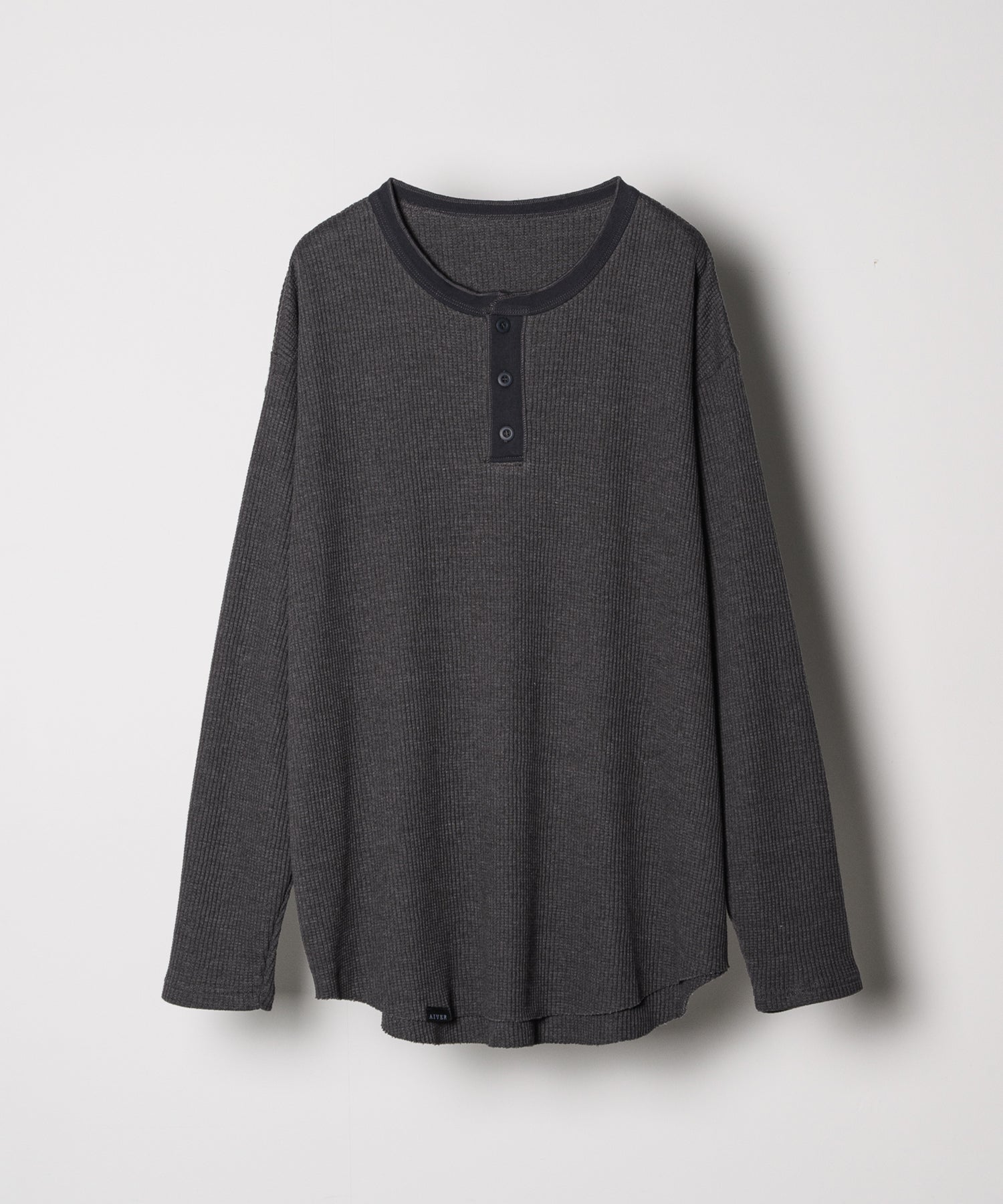 チャコールグレー