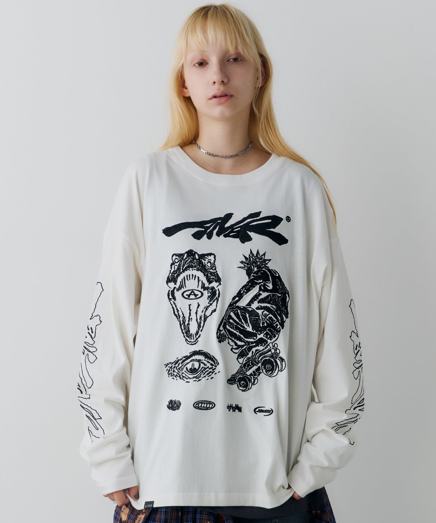 シルバー グラフィック Tシャツ AIVER ユニフォーム シルバー グラフィック Tシャツ AIVER ユニフォーム