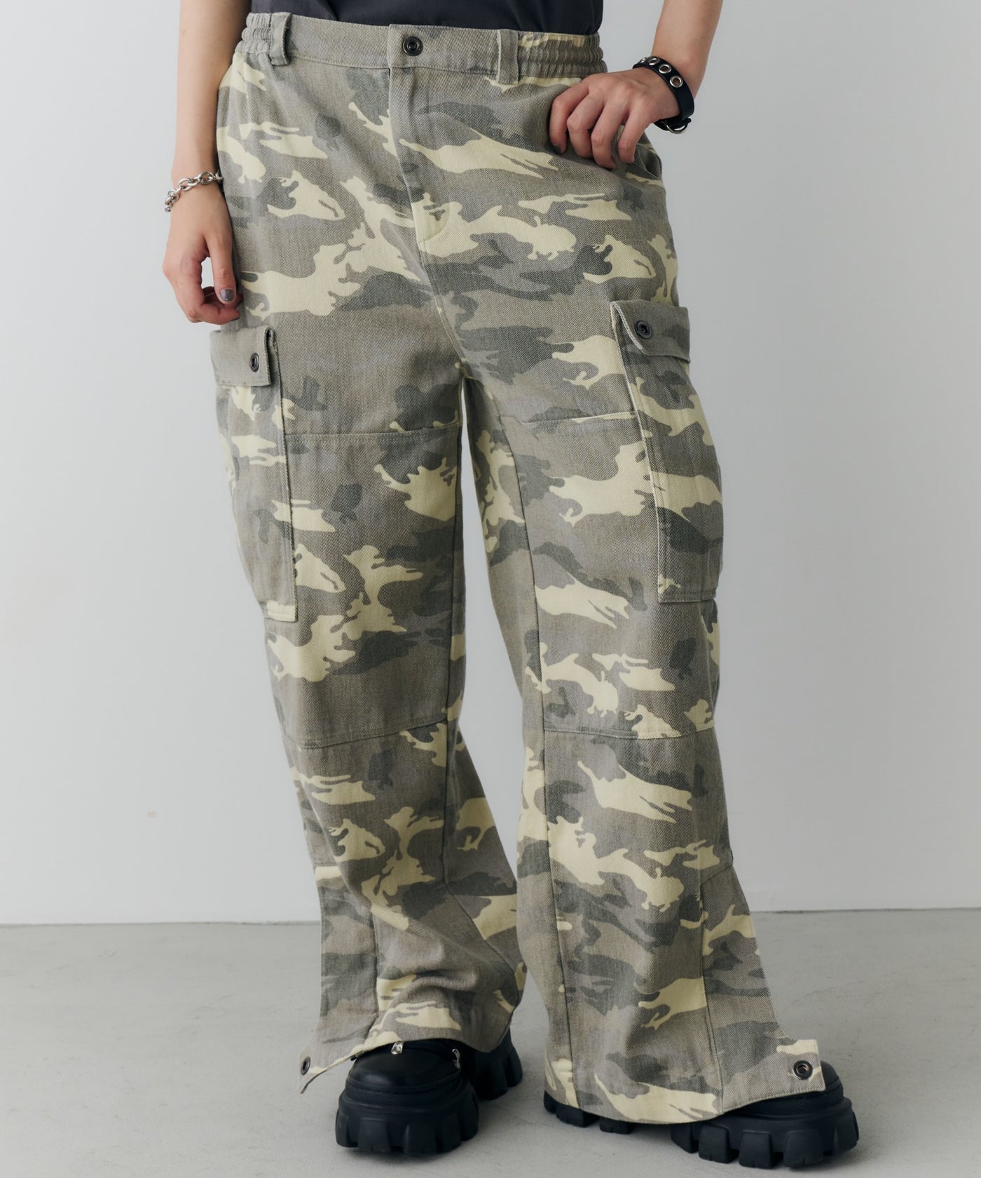 AFF AIVER バイオウォッシュダブルニーカーゴパンツ