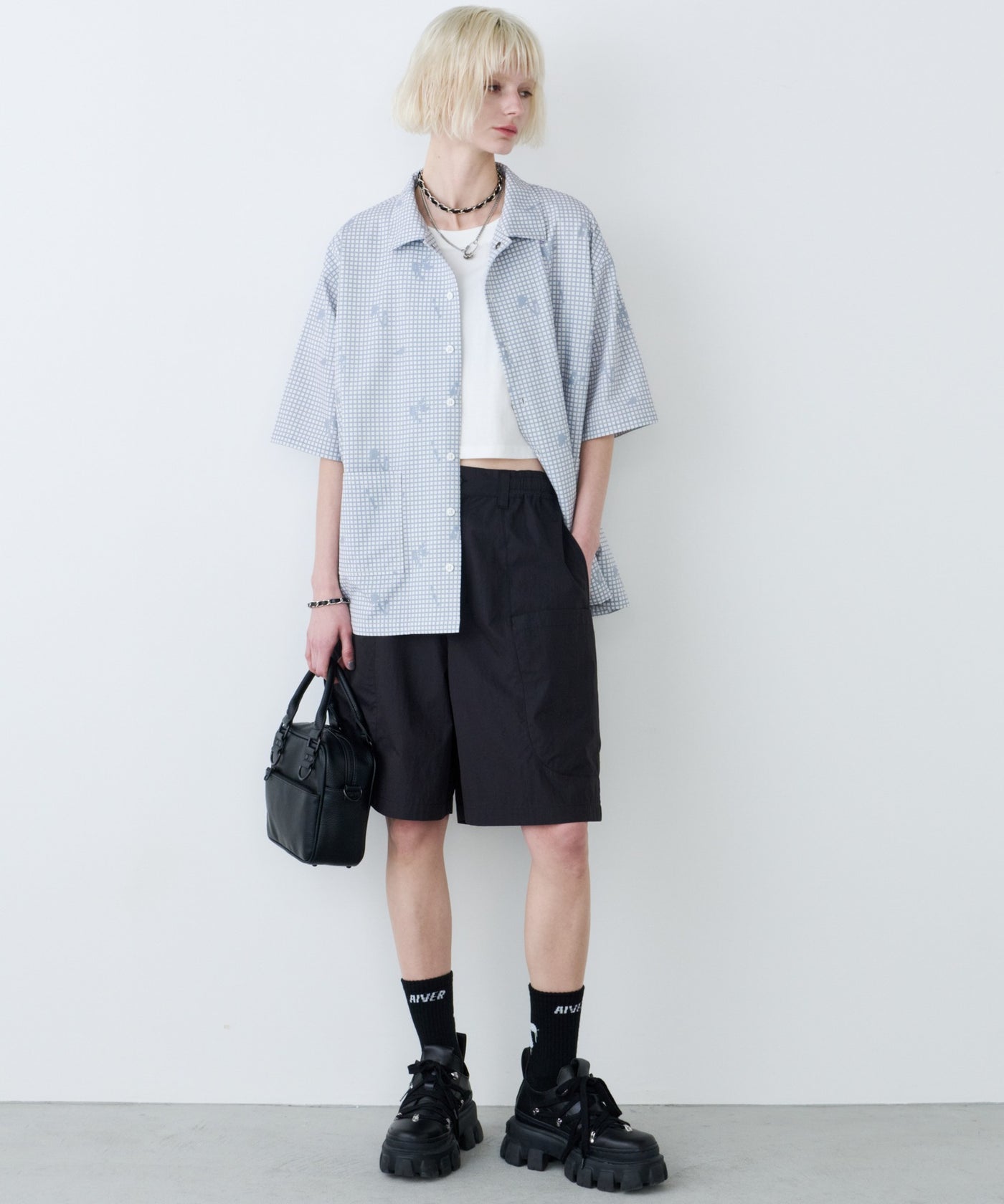 AIVER イリディセントガーデニングショートパンツ