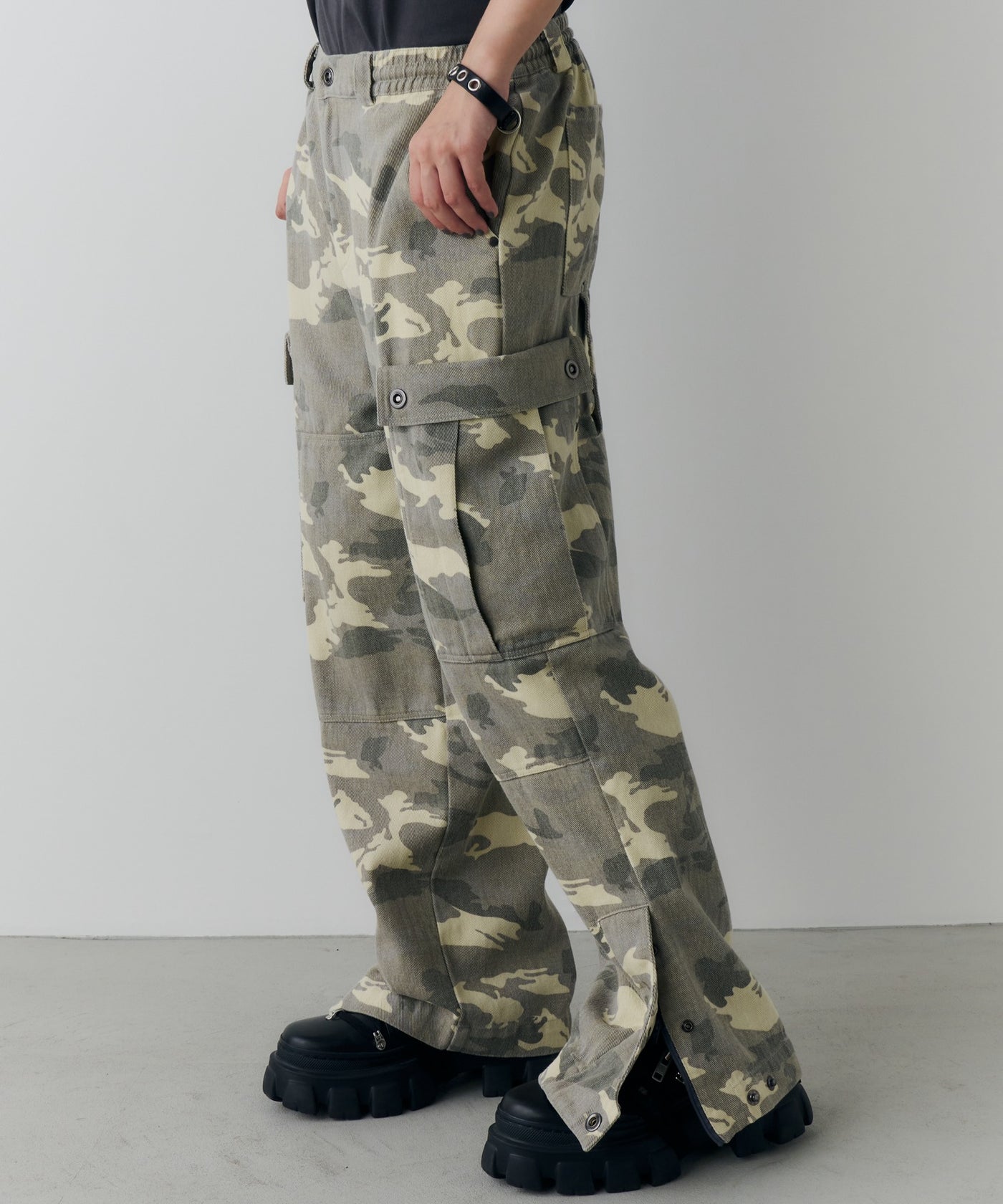 AFF AIVER バイオウォッシュダブルニーカーゴパンツ