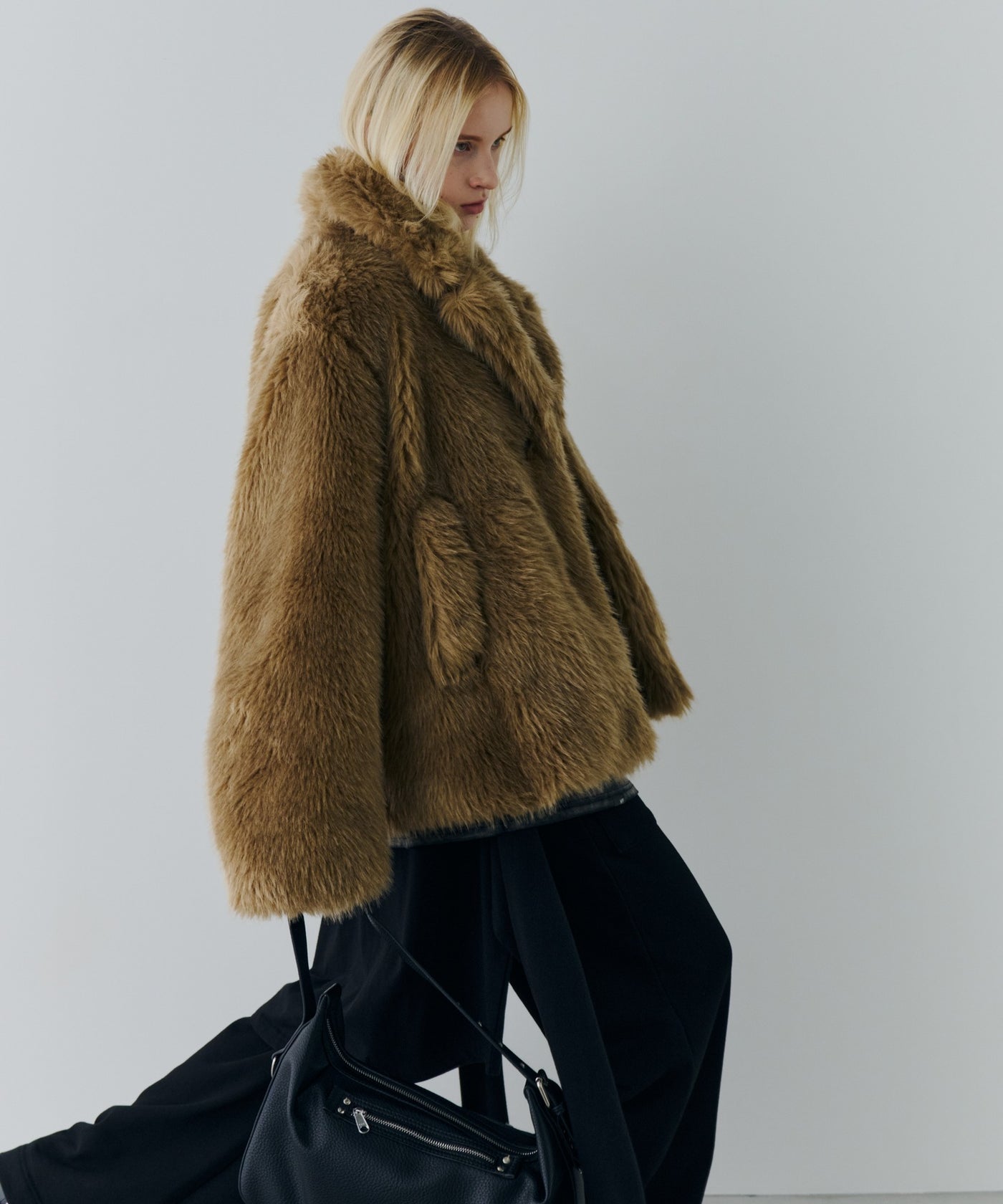 予約】AIVER ショートフェイクファーコート