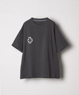 【一部予約】AIVER　MED CROSS S/S TEE