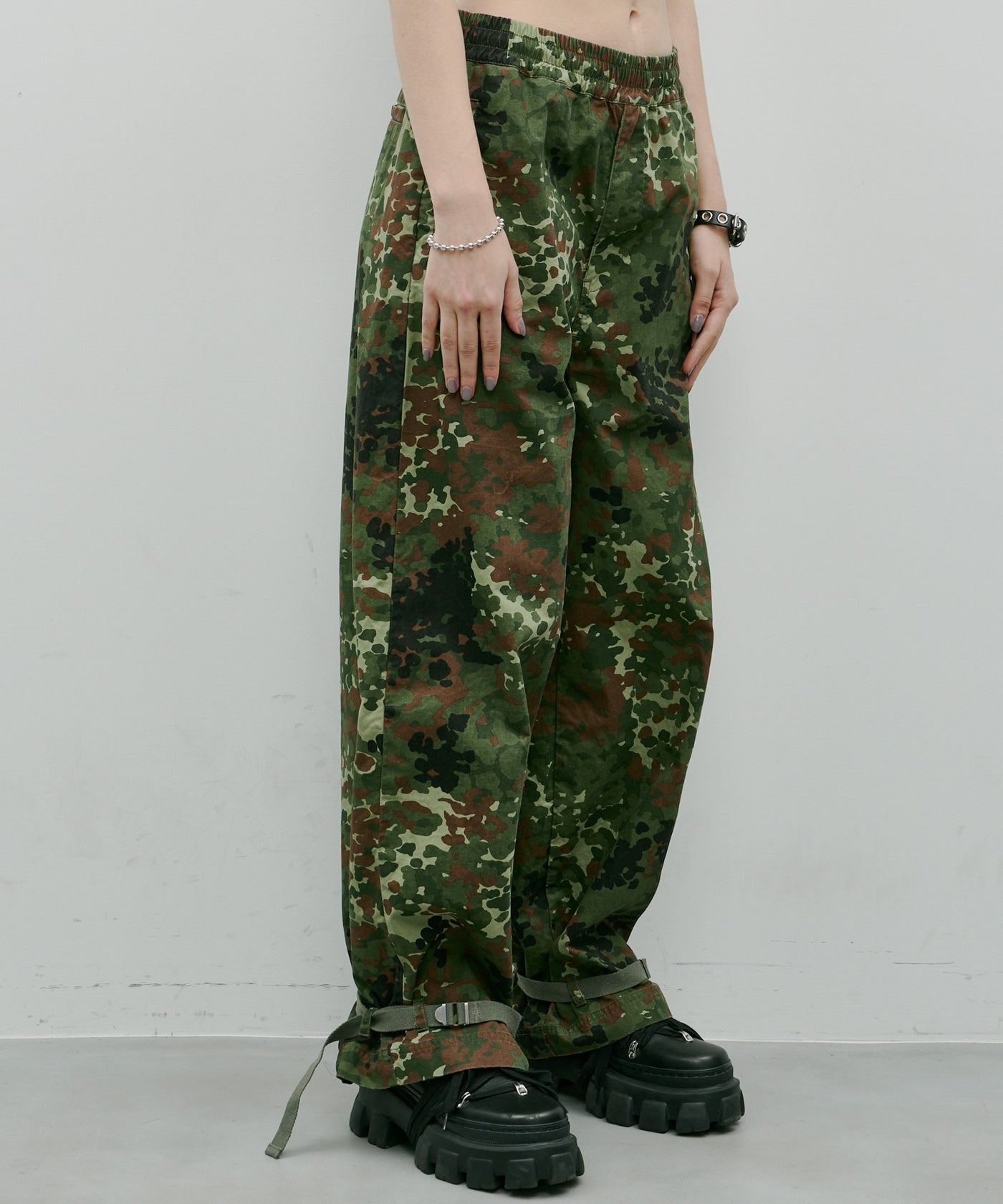 FAR ARCHIVE FAR FROM WHAT 迷彩パンツ 2 FAR FROM WHAT FAR ARCHIVE 迷彩パンツ 2 メンズ