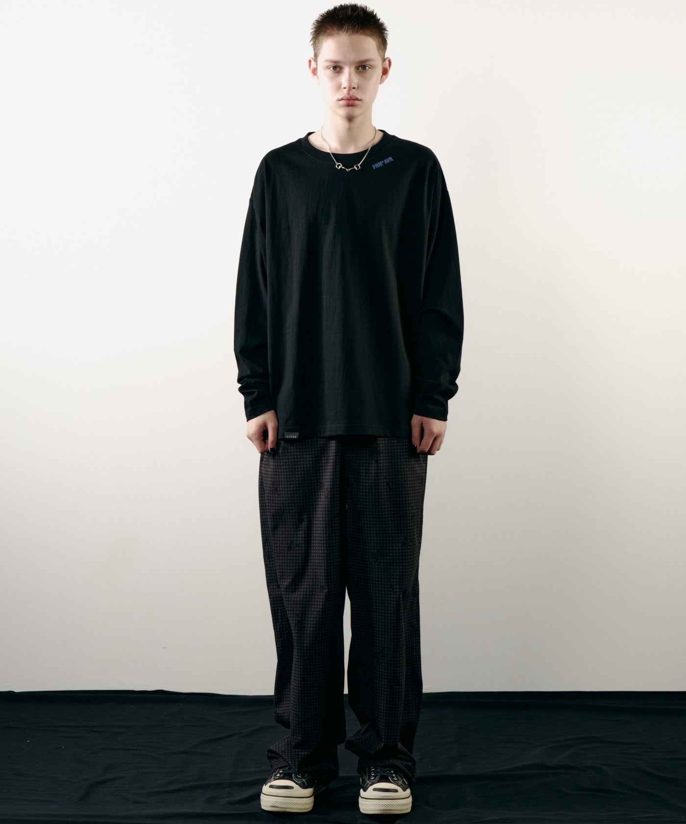AIVER THE WORLD L/S TEE