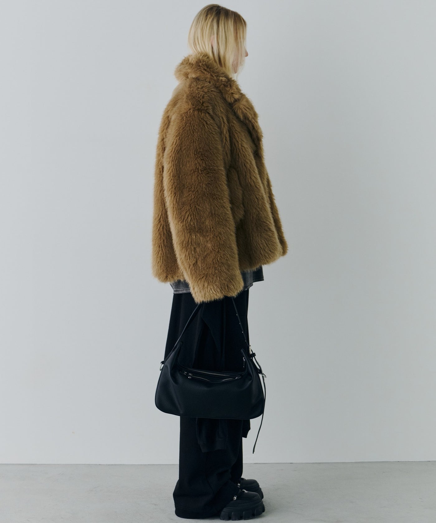 予約】AIVER ショートフェイクファーコート