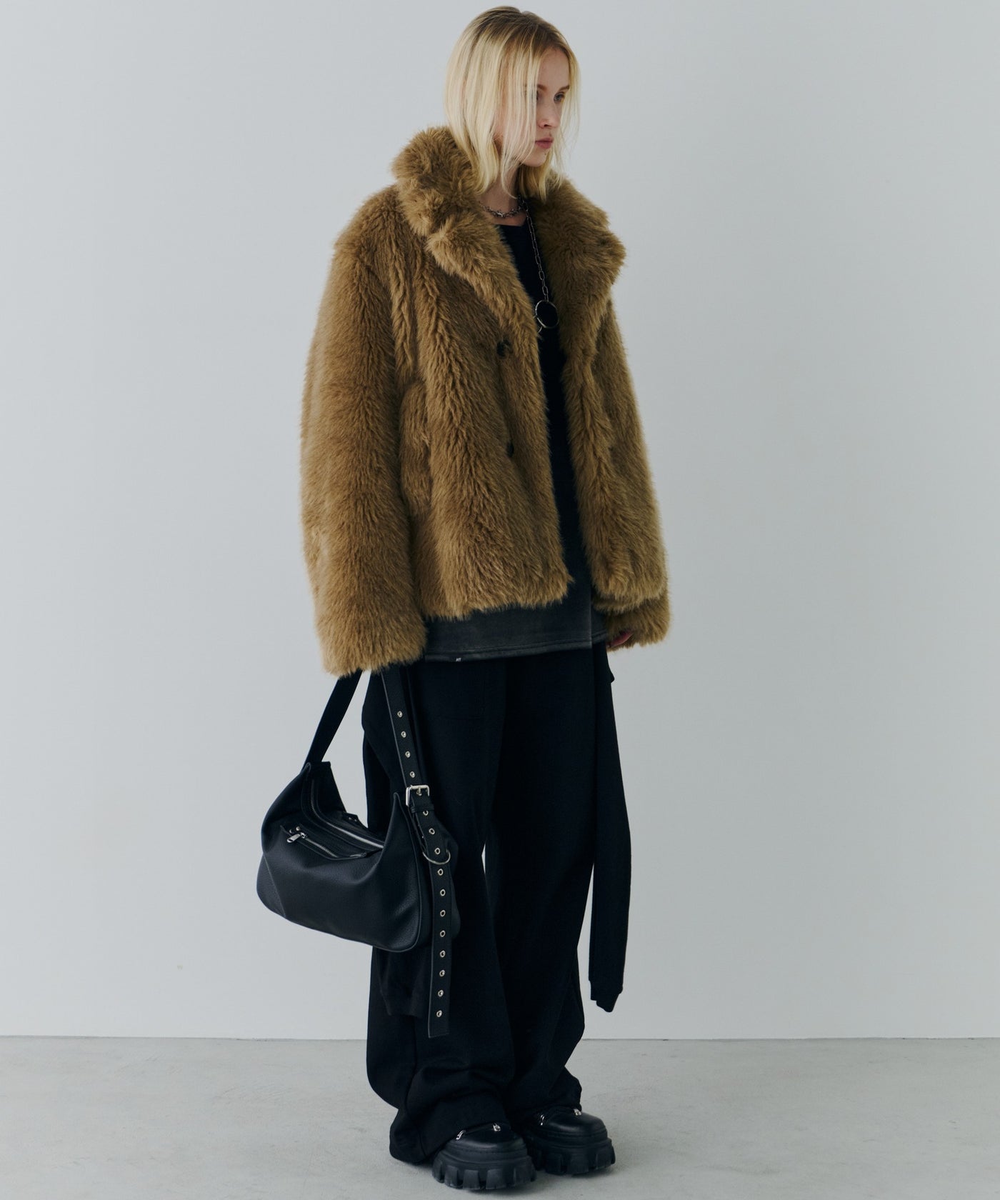 aiver ファーコート AIVER（アイバー）の「AIVER ショートフェイクファーコート