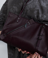 AFF AIVER　スラッシュジップトートバッグ