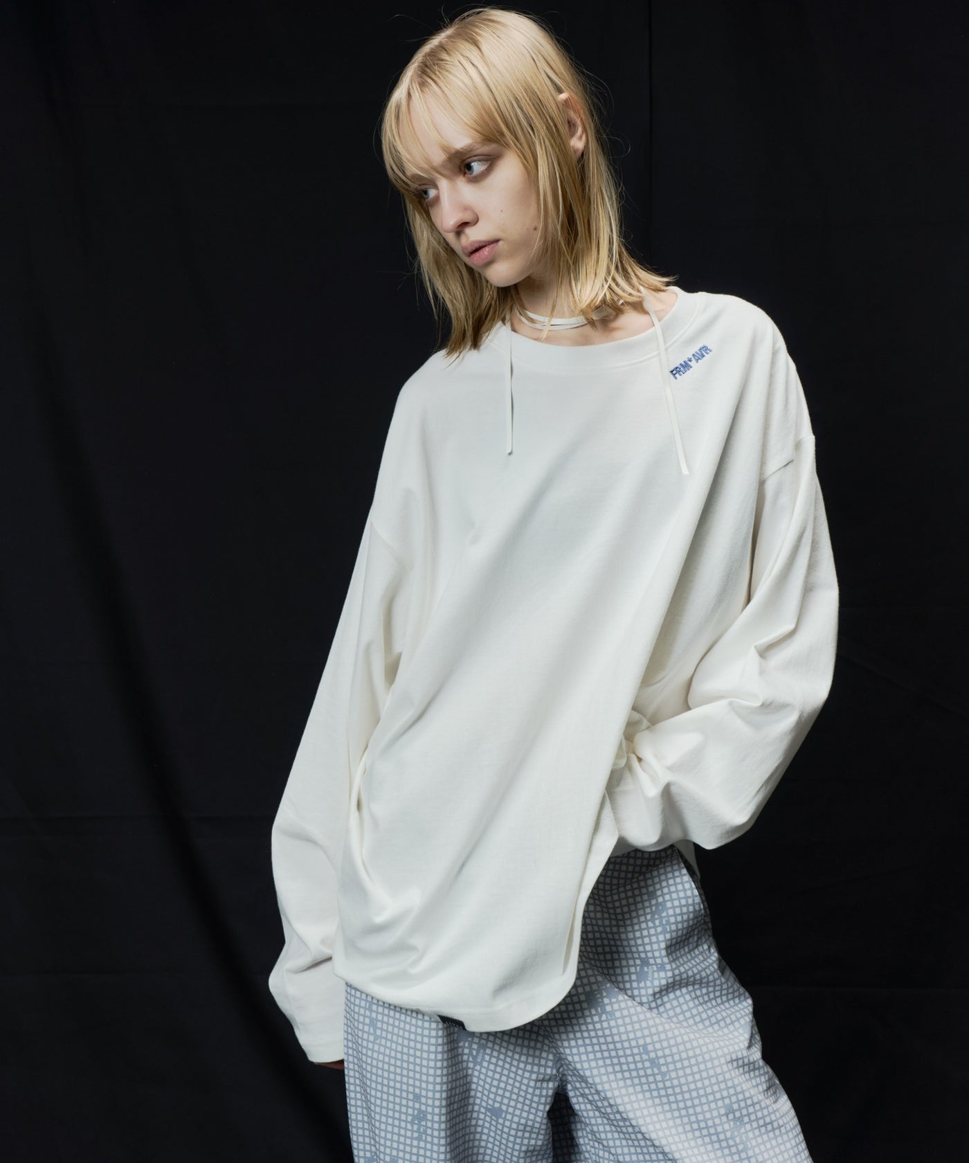 aysです。 AIVER THE WORLD L/S TEE