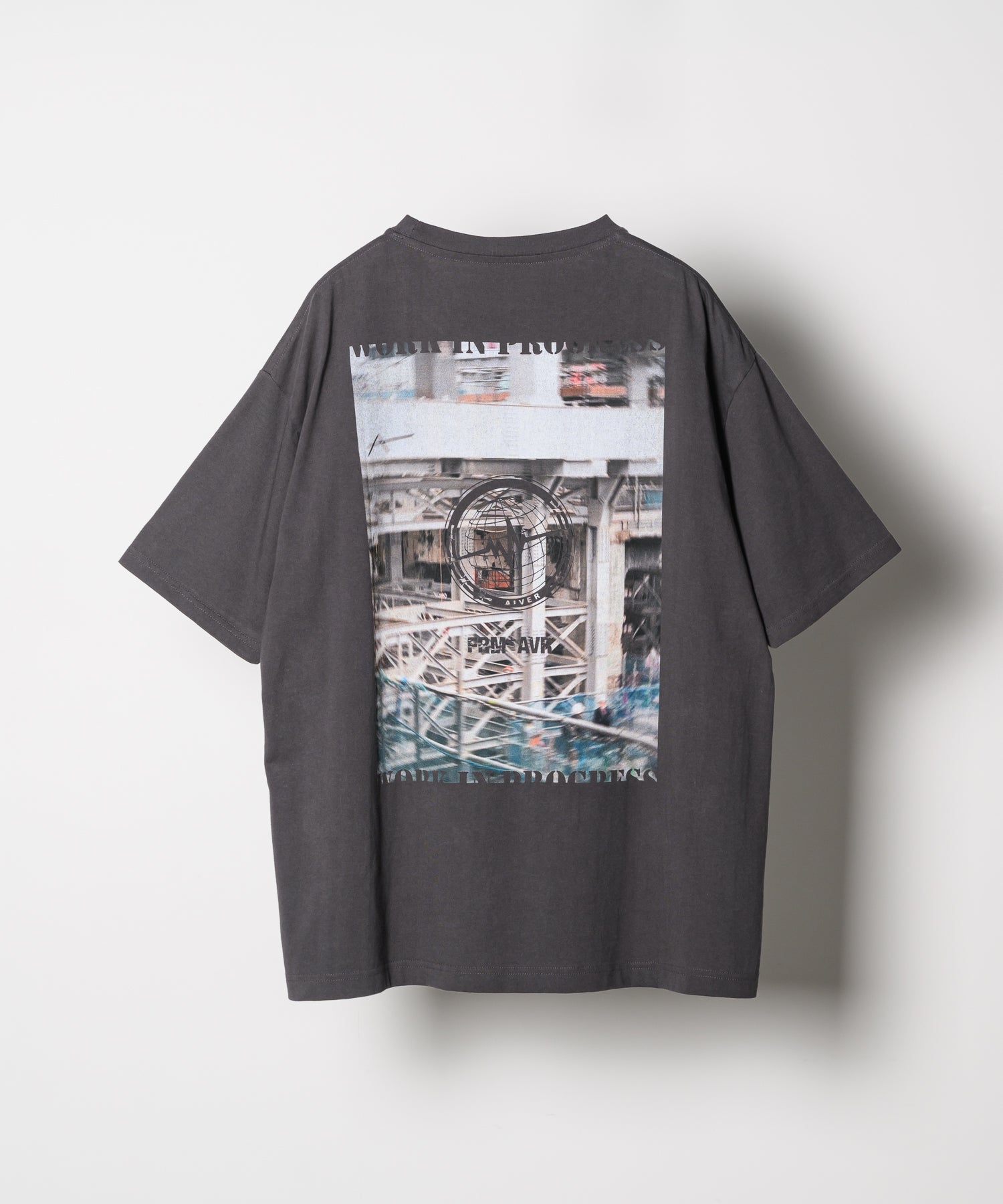 チャコールグレー