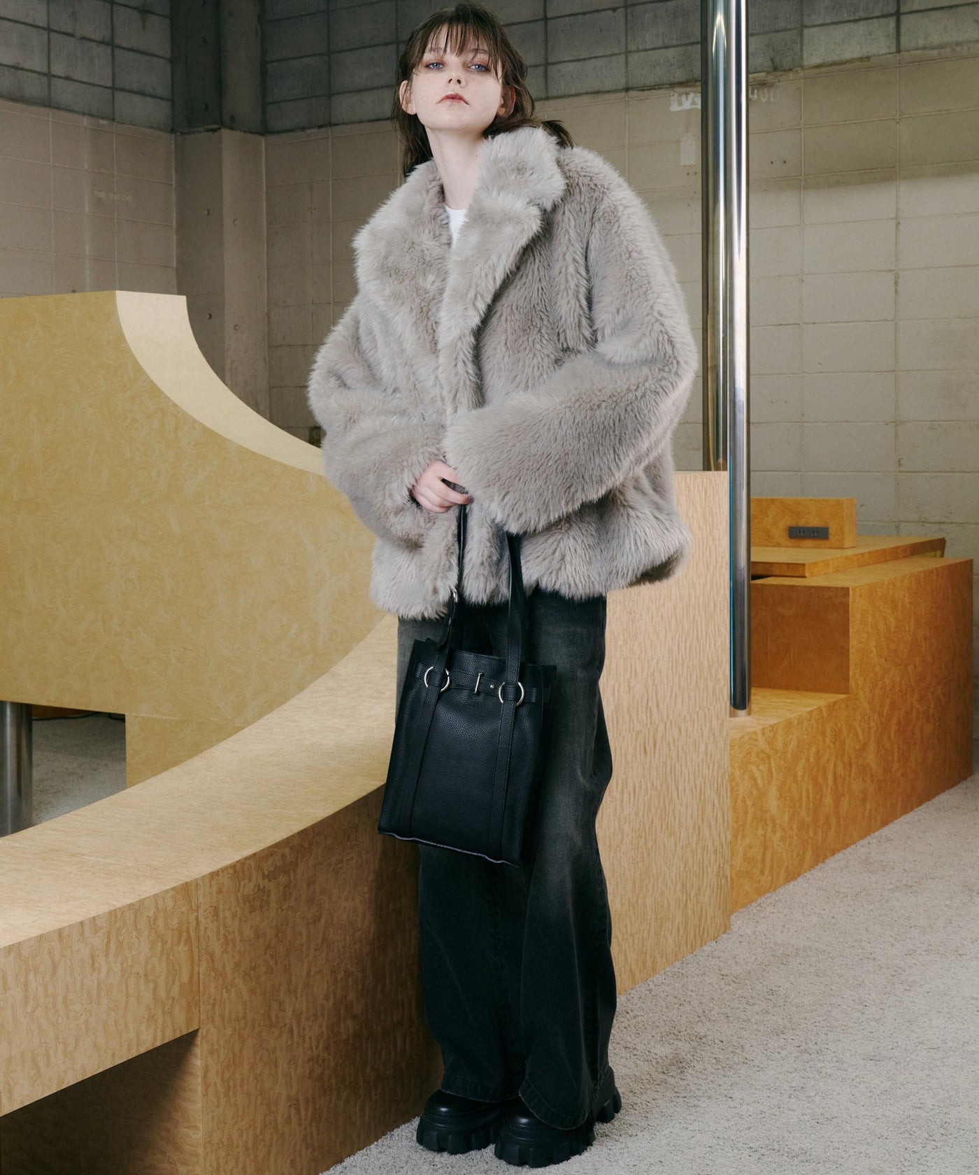 AIVER ショートフェイクファーコート