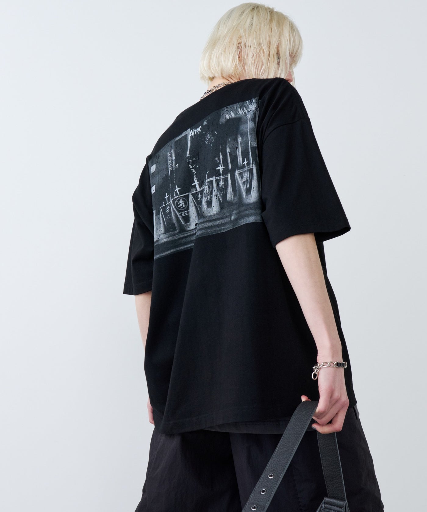 AIVER S GRAVE S/S TEE (MONO)